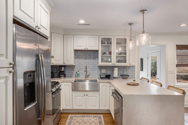 Building Photo - 826 Symmes Dr