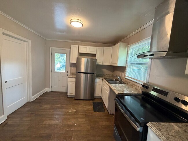 Building Photo - 410 Blacksnake Rd