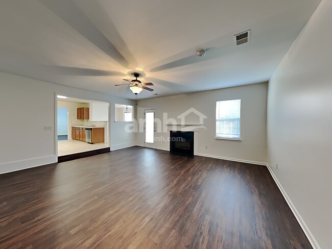 Building Photo - 5124 Kiev Dr