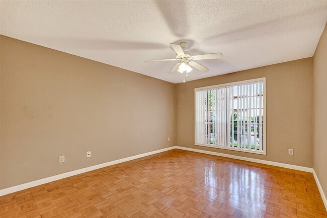 Building Photo - 1311 Antoine Dr
