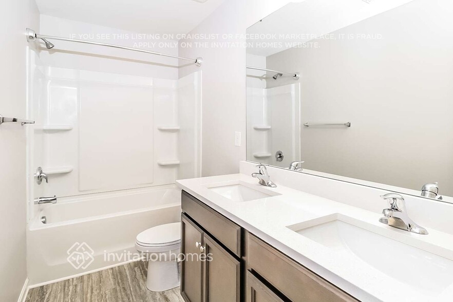 Building Photo - 7421 Larwill Ln