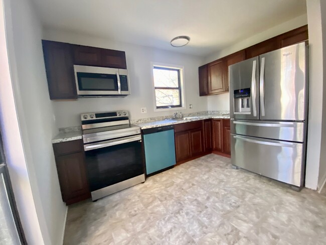 Building Photo - 5805 Dockridge Ct