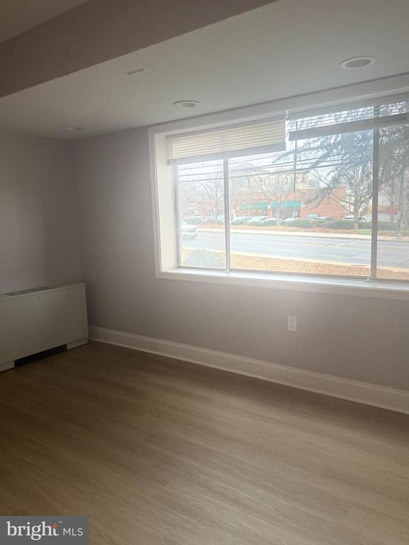 Building Photo - 10320 Westlake Dr