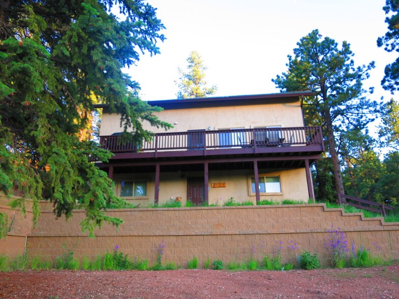 Building Photo - 15729 Pine Lake Dr