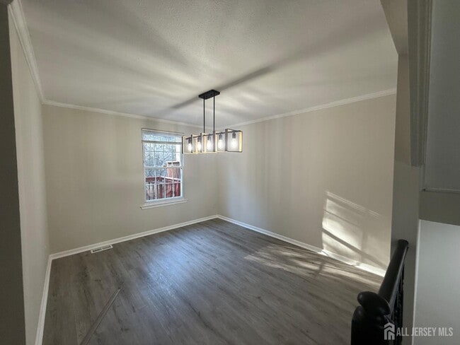 Building Photo - 14 James Cubberly Ct