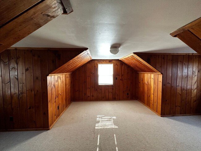 Building Photo - 555 Woodsdale Ave