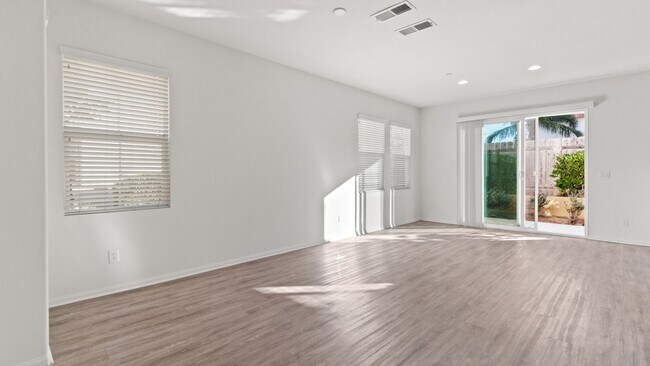 Building Photo - 1538 Coronado Ave