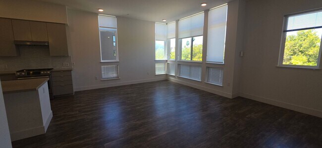 Building Photo - Luxury New Build with 2 En-Suites | Quartz Kitchen | Prime Fremont Location