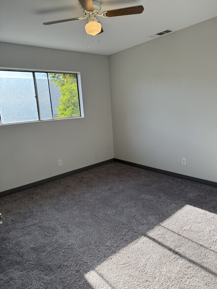 Master bedroom, full size vanity and separate shower - 1907 W Whitendale Ave
