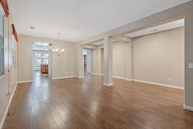 Building Photo - 6124 W Delaware Ct