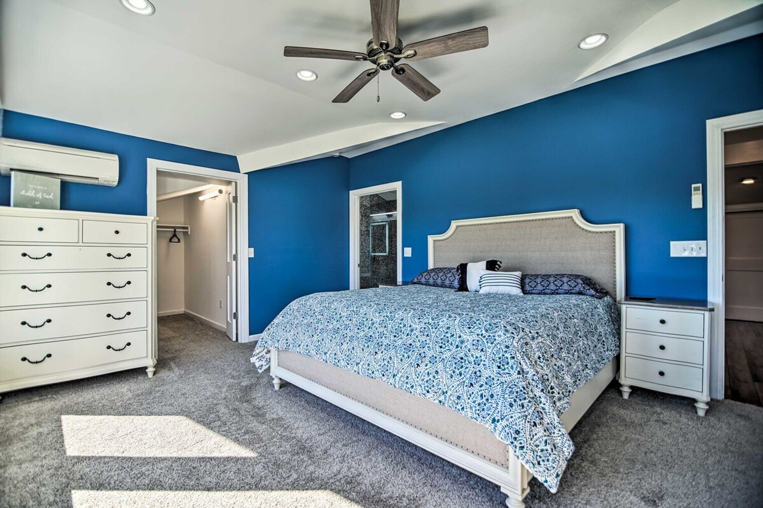 Building Photo - 2712 Shorewood Dr