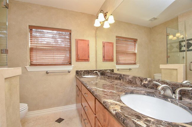 Building Photo - 5227 Indigo St