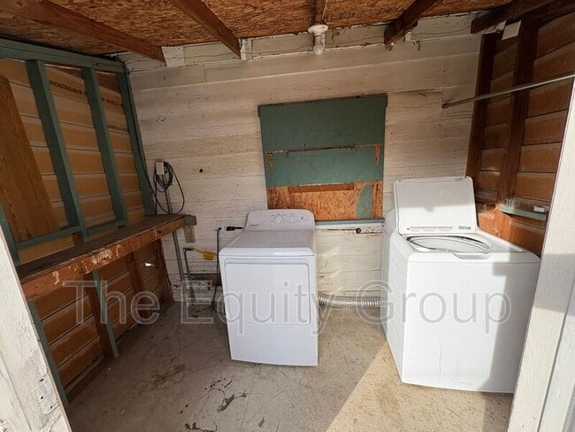 Building Photo - 812 S Burke St