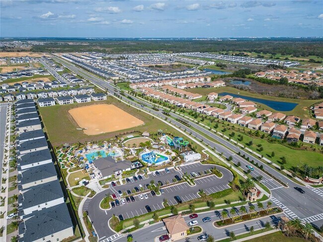 Building Photo - 241 Bogey Dr