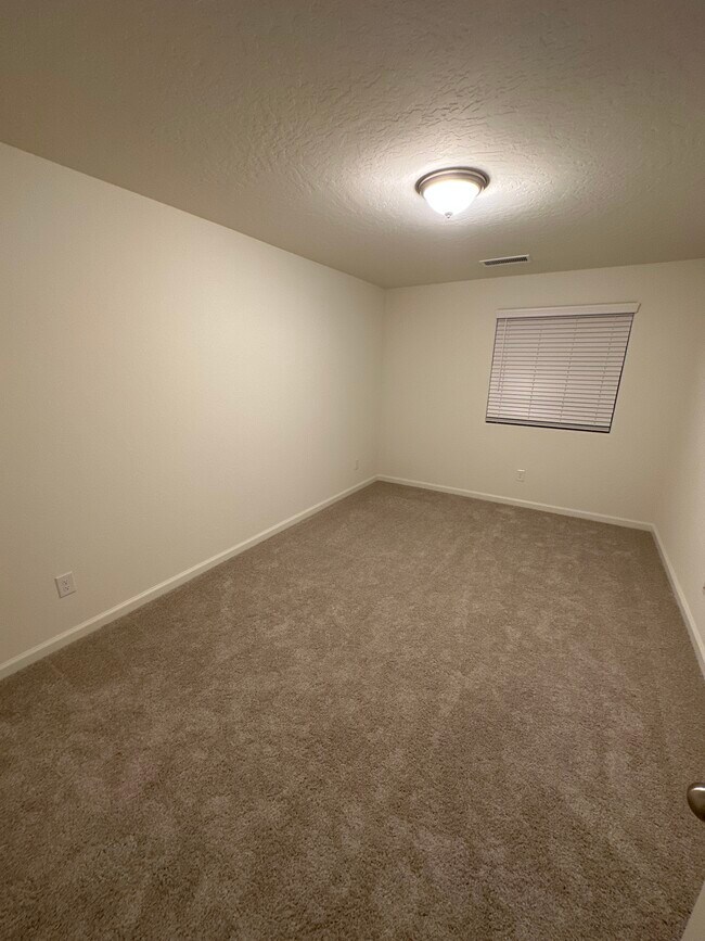 Building Photo - 6404 E Malbec Dr