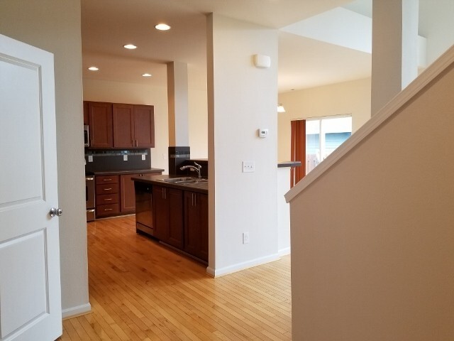 Building Photo - Pet Friendly Tumwater Hill Home
