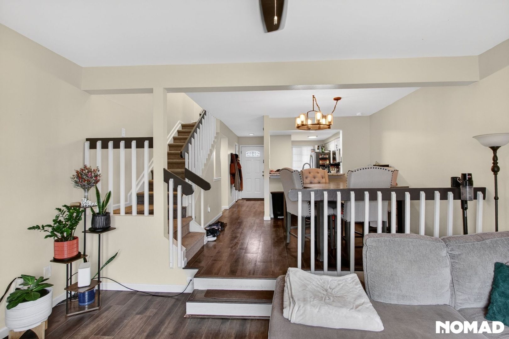 Building Photo - 4239 S Mobile Cir