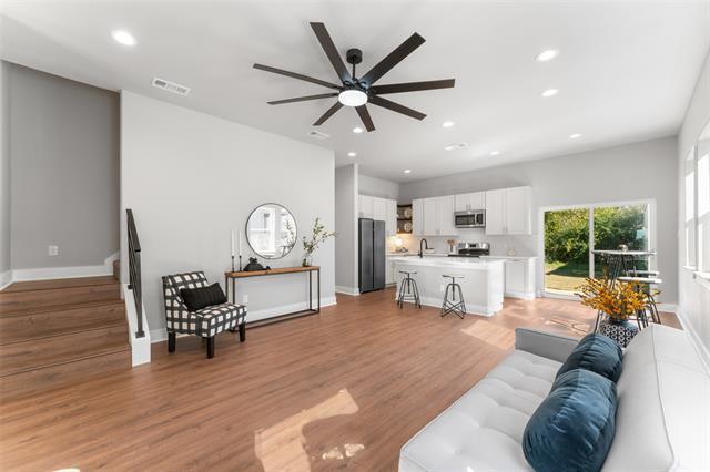 Building Photo - 612 1/2 N Robinson St