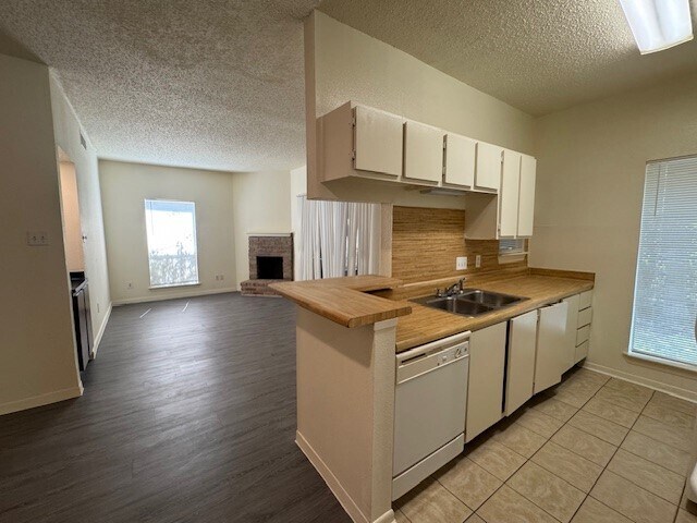Primary Photo - 8370 Jorine Dr