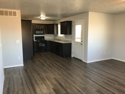 Building Photo - 2 Bed/1 Bath Upstairs Apartment in Brandon, SD!!