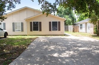 Building Photo - 306 Willowick St