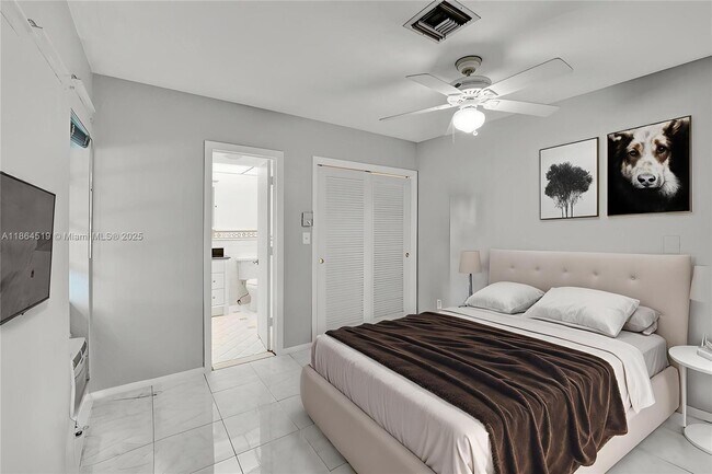 Building Photo - 5708 Mulberry Dr