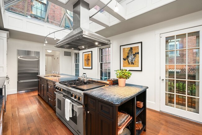 Building Photo - 59 Mt Vernon St