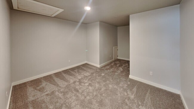 Building Photo - Very Nice 4 bedroom 2.5 bath home with a bonus room in Edmond schools