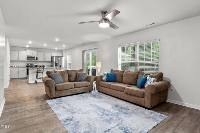 Building Photo - 132 Rockfall Wy