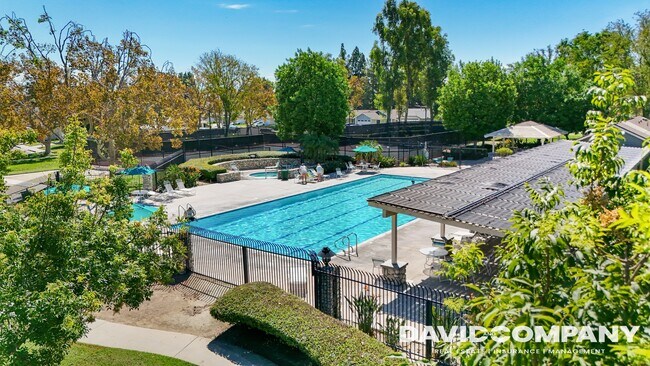 Building Photo - 2840 Oak Creek Dr