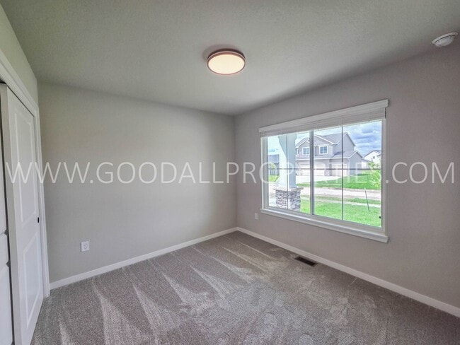 Building Photo - Enjoy new construction living in a prime Norwalk location!