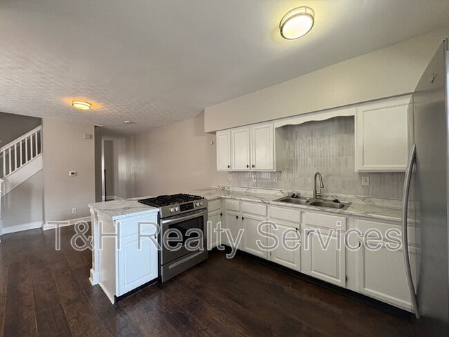 Building Photo - 2925 N Delaware St