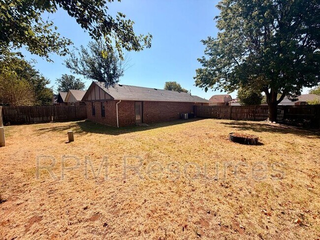 Building Photo - 957 W Tesio Way