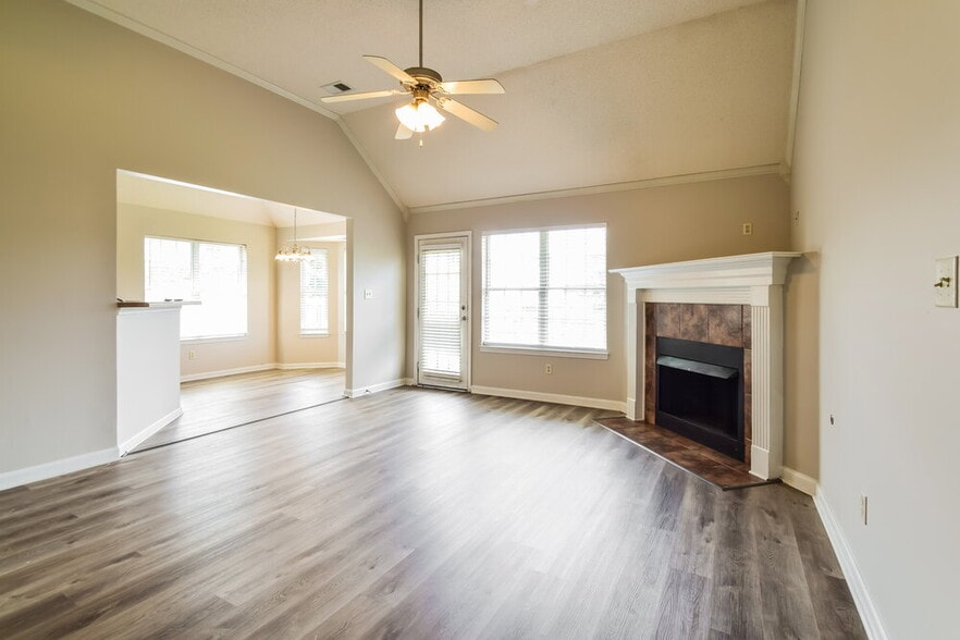 Building Photo - 4088 Carroll Dr