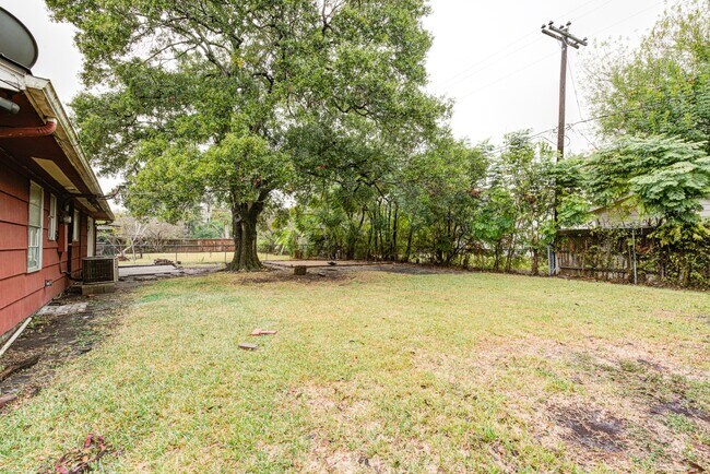 Building Photo - 7130 Carvel Ln