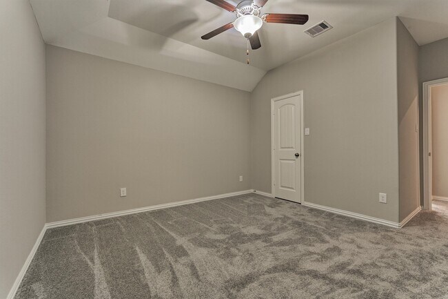 Building Photo - 2437 Branshill Dr