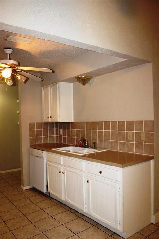 Building Photo - 2812 Lemmontree Ln