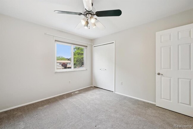 Building Photo - 7302 Parkway Ct