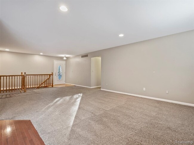 Building Photo - 987 Fairledge St