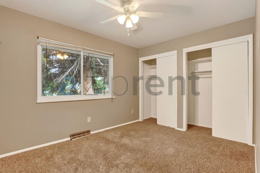 Building Photo - Unit