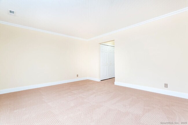 Building Photo - 13 Lawson Ln