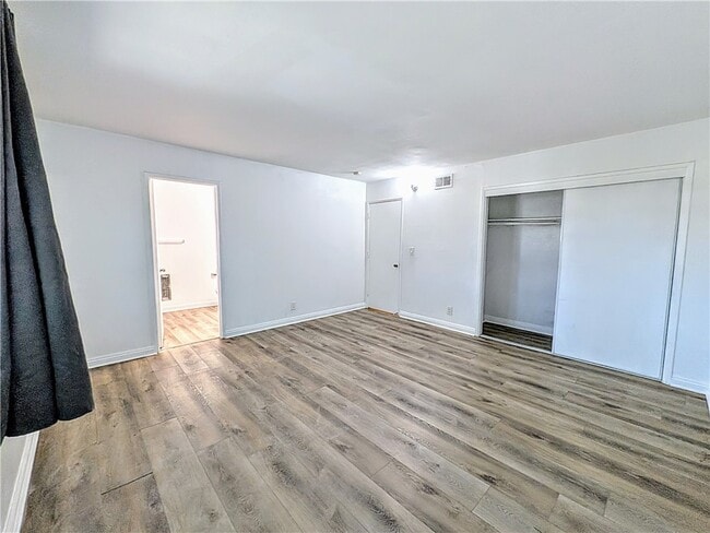 Building Photo - 4662 Canoga St