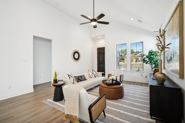 Building Photo - 307 Orleanian Dr