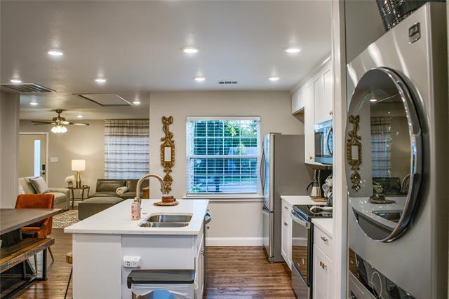 Building Photo - 5602 Mesa Cir
