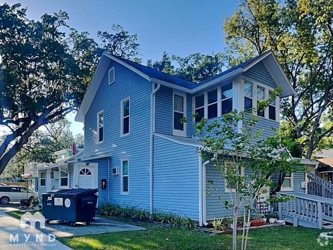 Building Photo - 212 Pine St