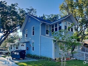 Building Photo - 212 Pine St