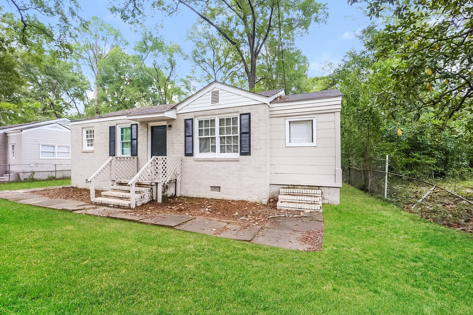 Building Photo - 2438 Pye Ave