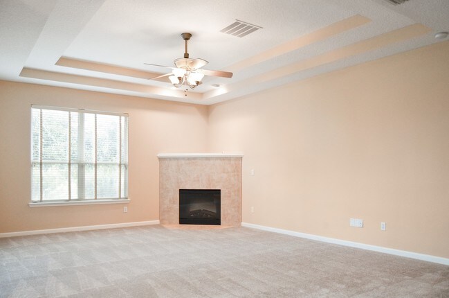 Building Photo - Exceptional Four Bedroom Home Located In Victoria Lakes!