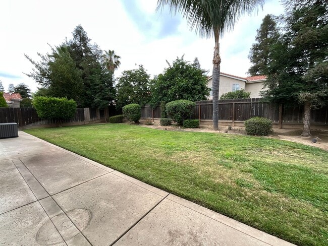 Building Photo - Updated Home In Established Northeast Fresno Neighborhood. Clovis Unified Schools!
