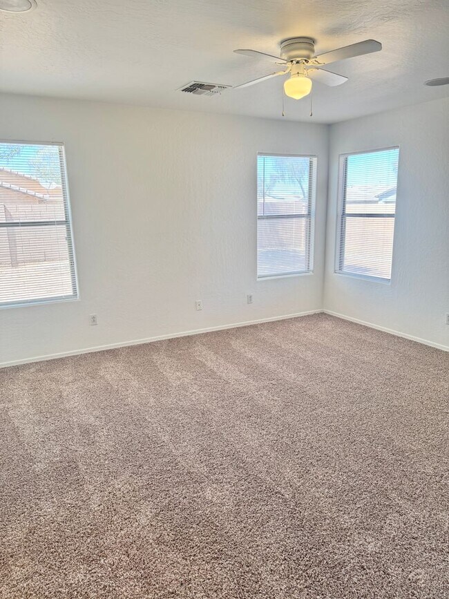 Building Photo - 2106 W Alta Vista Rd